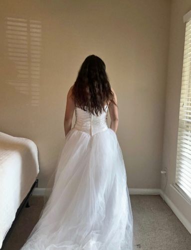 Strapless wedding dress 