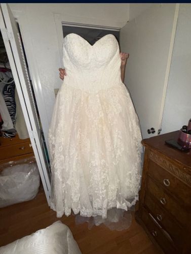 Wedding dress 