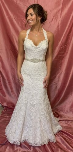 Custom made mermaid lace wedding dr