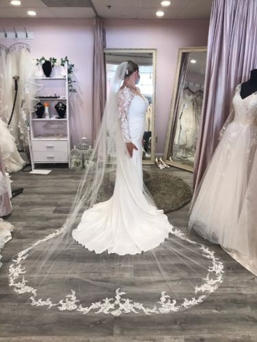 San Patrick Genista Gown with Veil